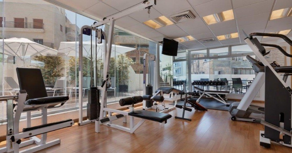 Pool & Fitness Room Metropolitan